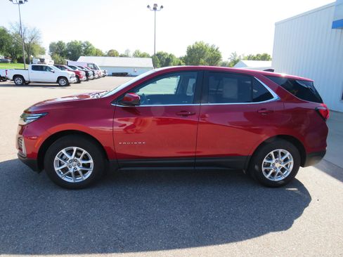 Used 2022 Chevrolet Equinox LT image 1