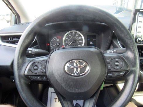 Used 2022 Toyota Corolla LE FWD image 21