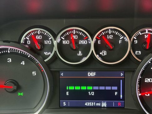 Used 2021 Chevrolet Silverado 2500 LT w/ Convenience Package image 65