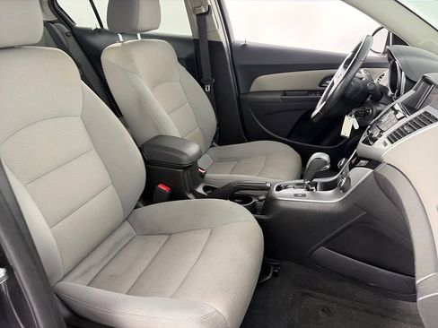 Used 2014 Chevrolet Cruze LT image 30