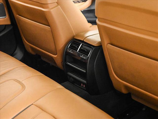 Used 2022 BMW M550i xDrive w/ Premium Package AWD/4WD image 18
