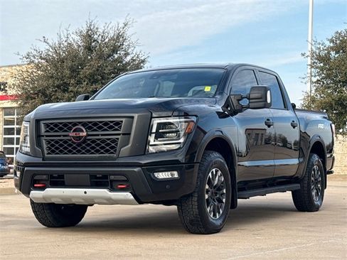 Used 2024 Nissan Titan PRO-4X w/ Pro-4x Convenience Package image 3