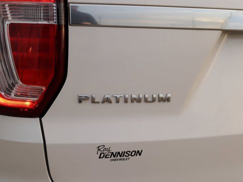 Used 2017 Ford Explorer Platinum image 42