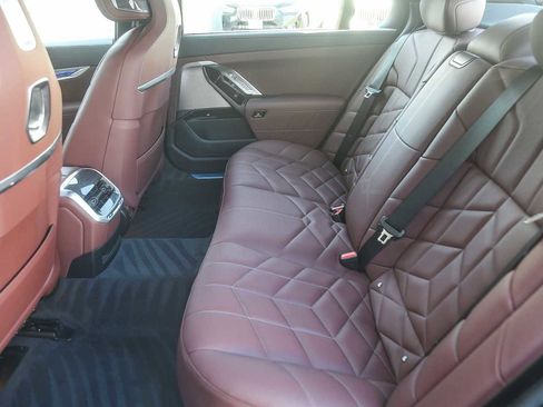 Used 2026 BMW 750e xDrive w/ Premium Package image 15