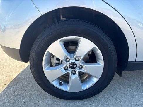 Used 2019 Kia Soul FWD image 9