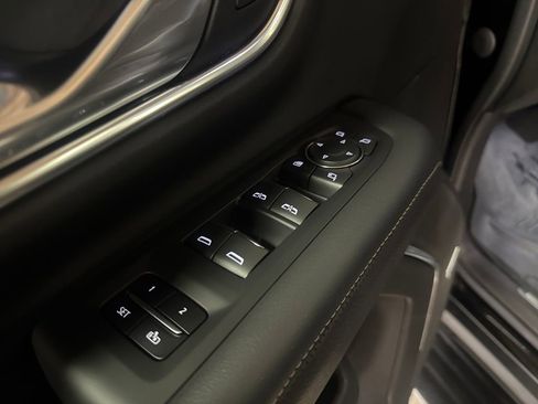 Used 2021 Chevrolet Tahoe Premier w/ Premium Package image 12