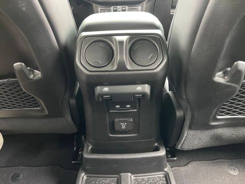 Used 2024 Jeep Wrangler High Altitude AWD/4WD image 44