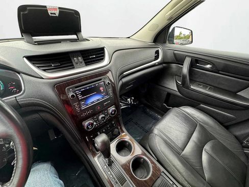 Used 2015 Chevrolet Traverse LT image 20