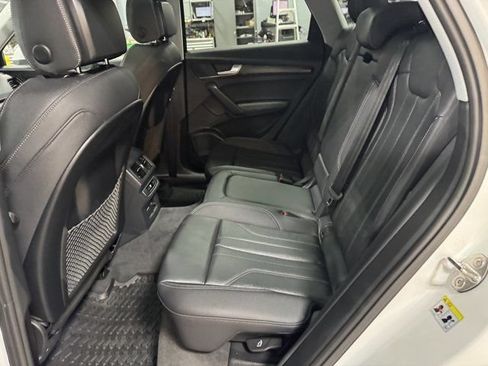 Certified 2025 Audi Q5 e Premium Plus w/ Premium Plus Package AWD/4WD image 38