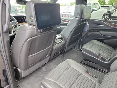 Used 2023 Cadillac Escalade Sport Platinum w/ LPO, ONYX Package AWD/4WD image 14
