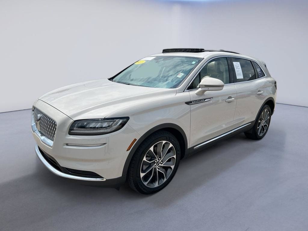 Certified 2023 Lincoln Nautilus Reserve AWD/4WD image 3