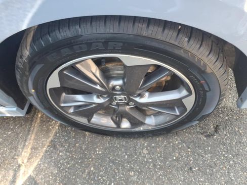Used 2023 Honda Odyssey Elite image 6