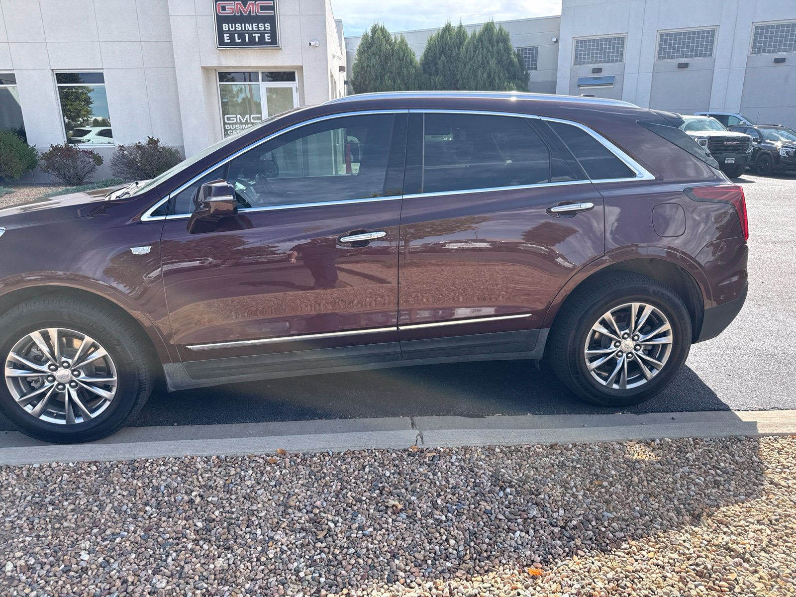Used 2022 Cadillac XT5 Premium Luxury w/ Technology Package AWD/4WD image 1