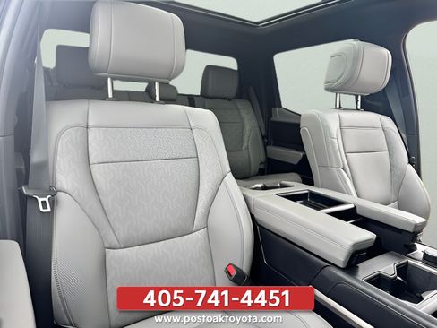 Used 2025 Toyota Tundra Limited AWD/4WD image 39