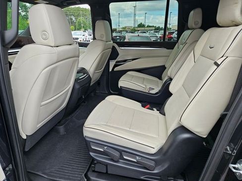 Certified 2025 Cadillac Escalade ESV Sport AWD/4WD image 10