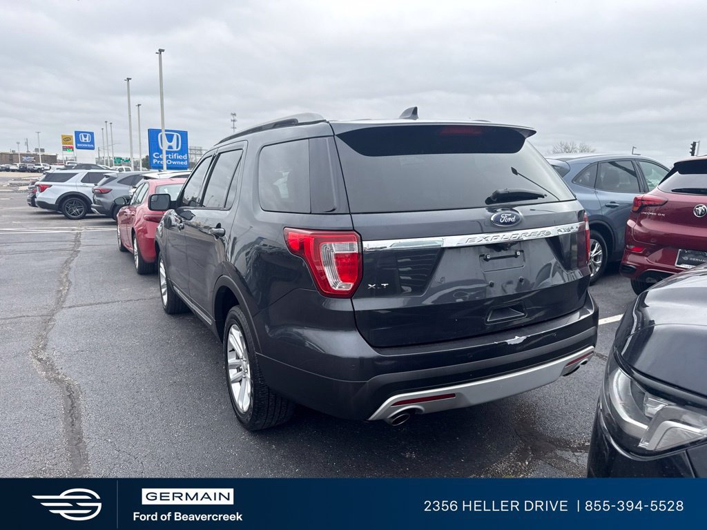 Used 2017 Ford Explorer XLT w/ Equipment Group 201A FWD image 5