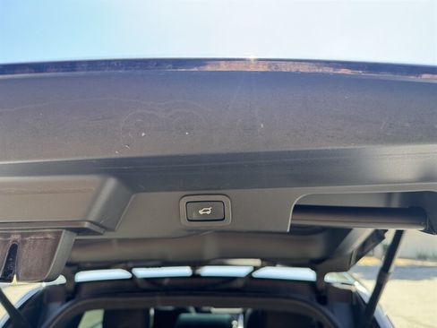 Used 2020 Land Rover Range Rover Sport SE AWD/4WD image 16