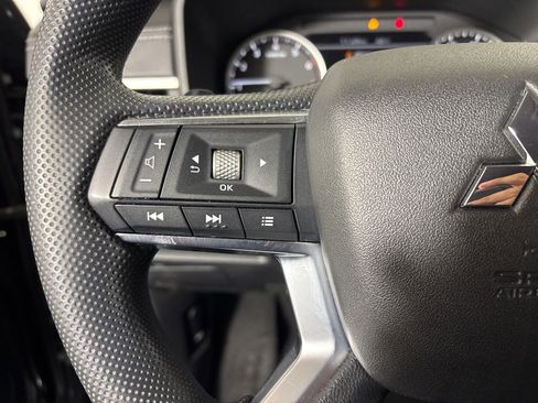 Used 2022 Mitsubishi Outlander ES image 18