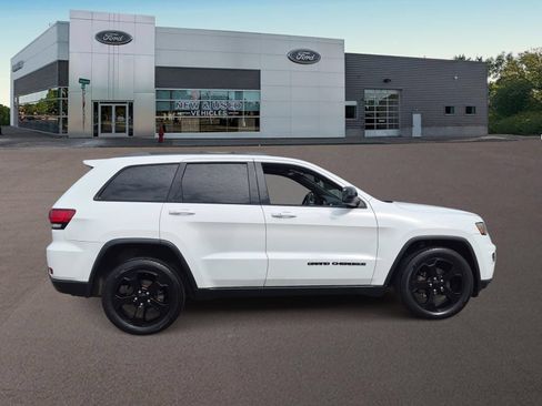 Used 2018 Jeep Grand Cherokee Laredo AWD/4WD image 10