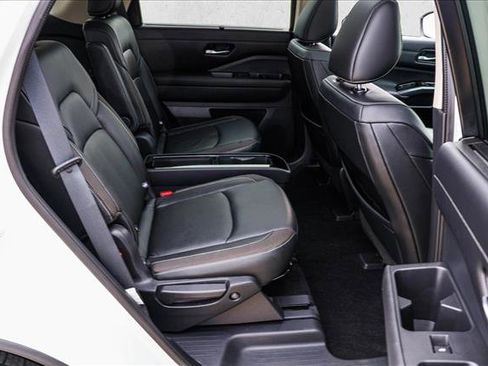 Used 2022 Nissan Pathfinder SL w/ SL Premium Package image 26