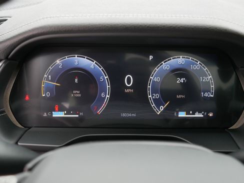 Certified 2024 Jeep Grand Cherokee L Limited w/ Luxury Tech Group II image 21