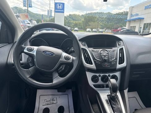 Used 2013 Ford Focus SE FWD image 12