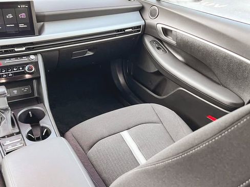 Certified 2025 Hyundai Sonata SE image 16