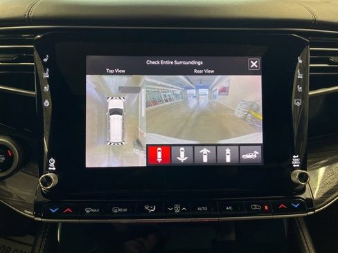 Used 2022 Jeep Wagoneer Series III w/ Premium Group I image 24