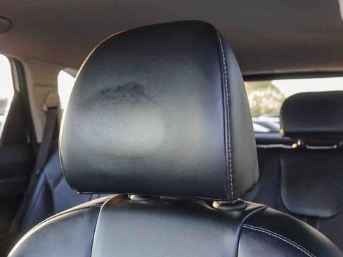 Used 2024 Kia Sorento S image 24