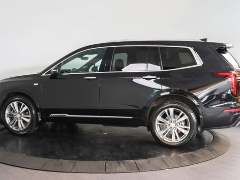 Used 2024 Cadillac XT6 Premium Luxury w/ Technology Package AWD/4WD image 3