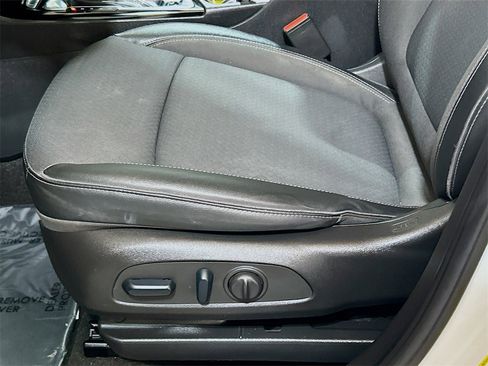 Used 2023 Buick Encore GX Select w/ Sport Touring Package image 16