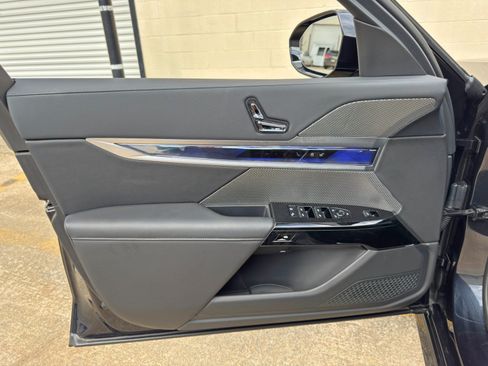 Used 2024 BMW 740i w/ Premium Package 2 RWD image 49
