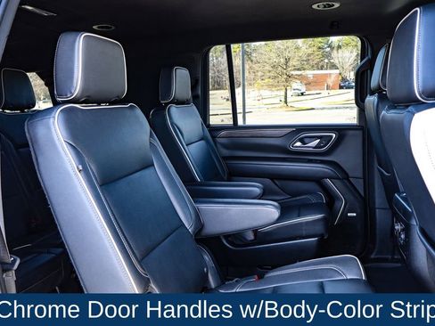 Used 2023 Chevrolet Suburban Premier image 17