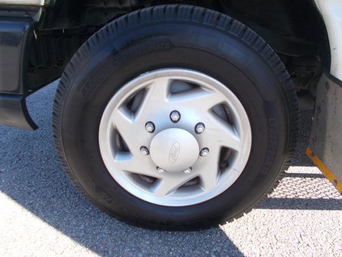 Used 2011 Ford E-150 and Econoline 150 w/ PWR Group image 11