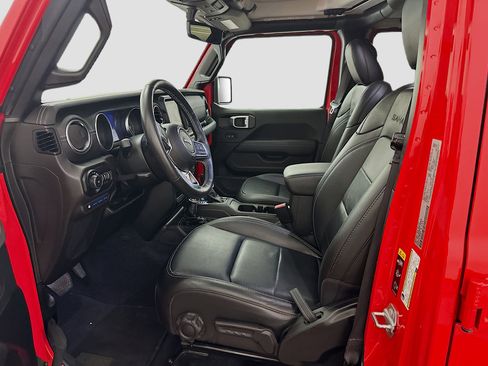 Used 2022 Jeep Wrangler Sahara w/ Cold Weather Group image 13