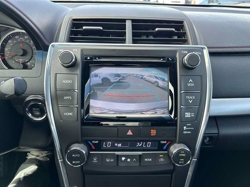 Used 2015 Toyota Camry FWD image 22