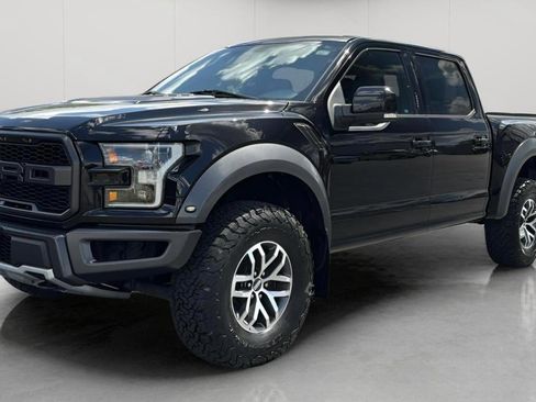 Used 2017 Ford F150 Raptor w/ Equipment Group 802A Luxury image 9