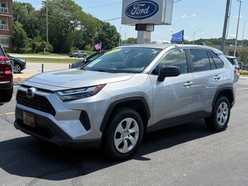 Used 2023 Toyota RAV4 LE AWD/4WD image 9