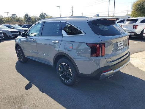 New 2026 Kia Sorento S image 3