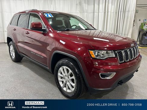 Used 2021 Jeep Grand Cherokee Laredo w/ Security & Convenience Group AWD/4WD image 1