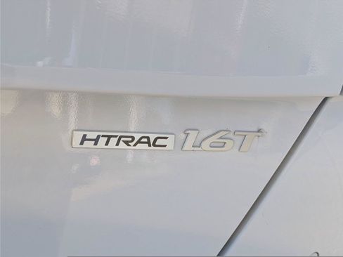 Used 2024 Hyundai Kona Limited AWD/4WD image 9