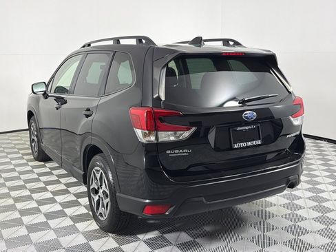 Used 2024 Subaru Forester Premium AWD/4WD image 7