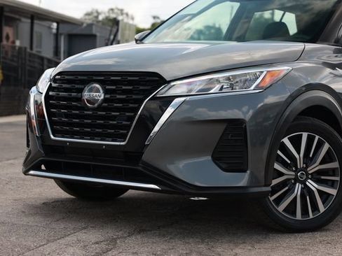 Used 2021 Nissan Kicks SV FWD image 28