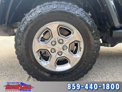 Used 2021 Jeep Gladiator Sport image 27