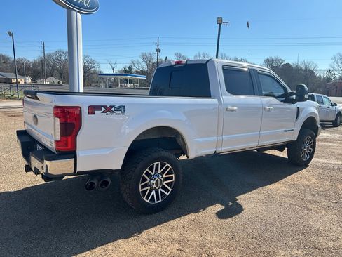 Used 2019 Ford F250 Lariat w/ Lariat Ultimate Package image 4