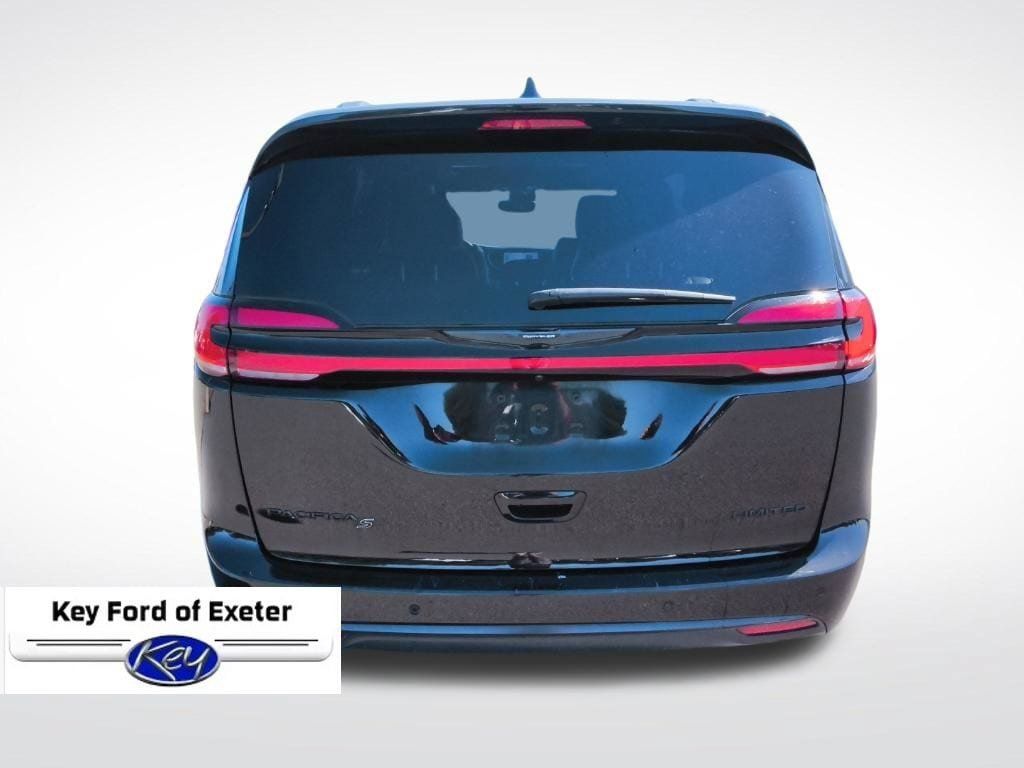 Used 2025 Chrysler Pacifica Limited FWD image 10