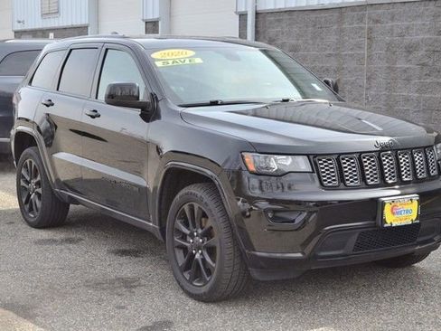 Used 2020 Jeep Grand Cherokee Altitude image 2