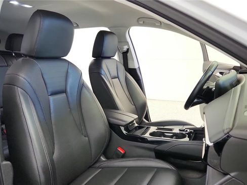 Used 2024 Buick Envision Preferred AWD/4WD image 31