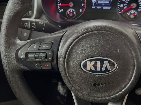 Used 2017 Kia Sorento LX image 19
