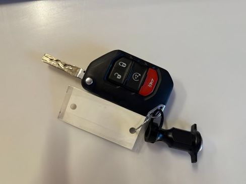 Used 2024 Jeep Gladiator Rubicon AWD/4WD image 29